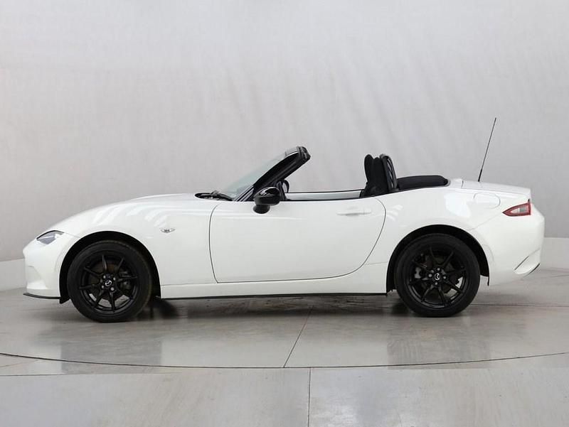 Used Mazda MX5 132 HP (97 kW) 2022 White Cabriolet