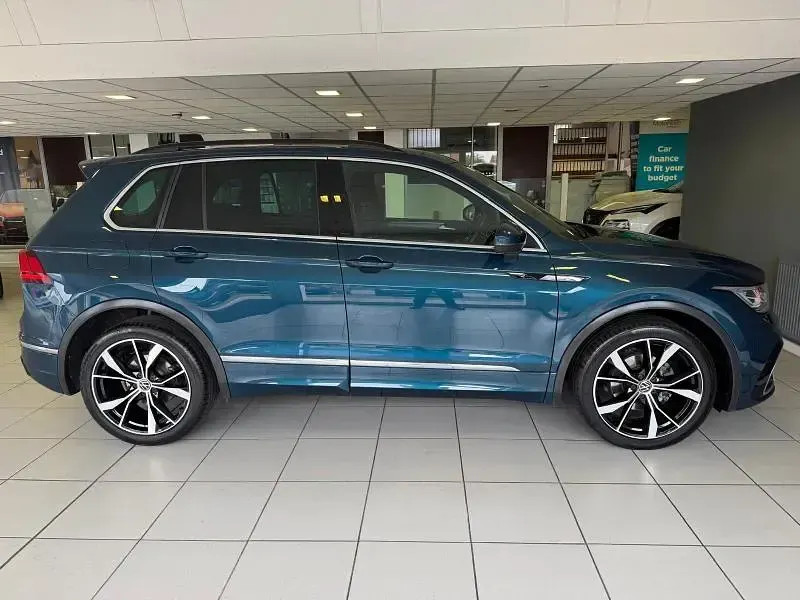 Used VW Tiguan R-line 150 HP (110 kW) 2023 Blue SUV