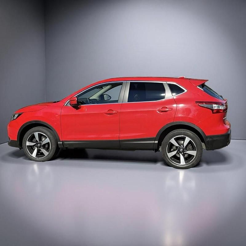 Used Nissan Qashqai N-Connecta 2016 Red SUV