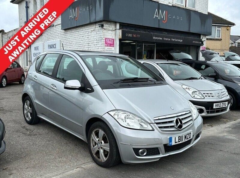 Silver Used 2011 Mercedes A180 Avantgarde Hatchback | £4,995 - Image 1/4