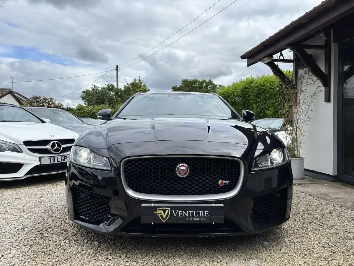 Used Jaguar XF S 380 HP (279 kW) 2019 Black Estate
