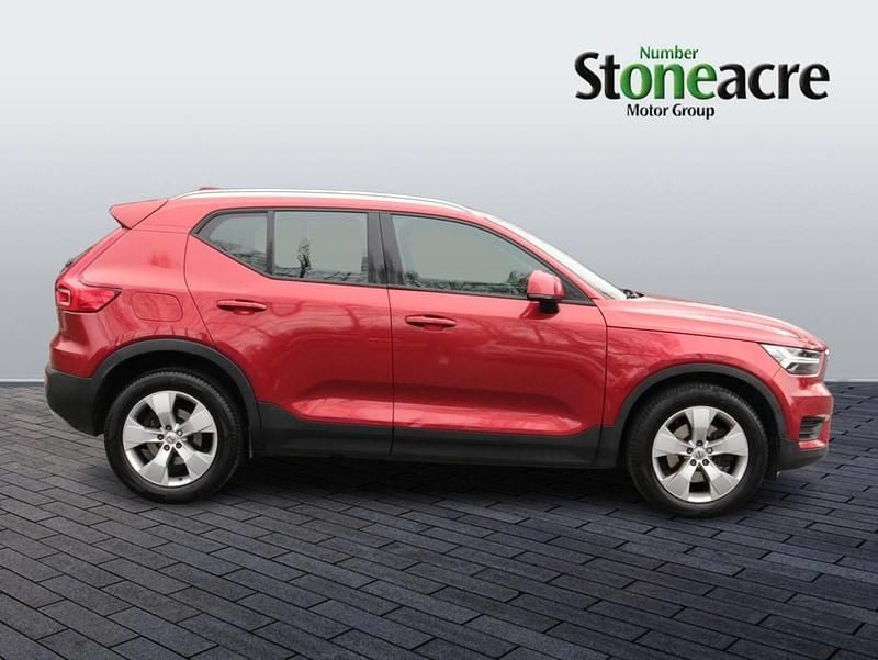 Used Volvo XC40 Momentum 147 HP (108 kW) 2019 Red SUV