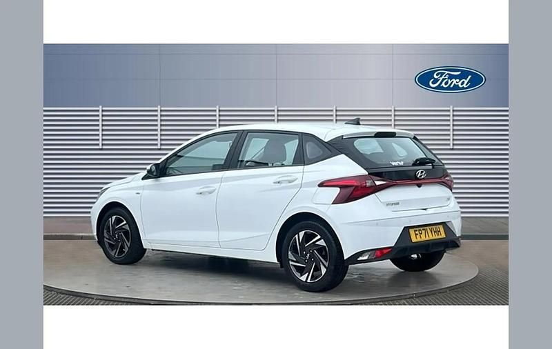 Used Hyundai i20 SE 100 HP (73 kW) 2022 White Hatchback