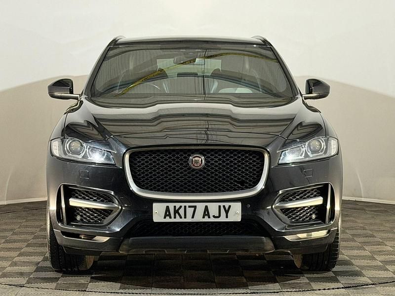Usado Jaguar F-Pace R-Sport 163 HP (119 kW) 2017 Preto SUV
