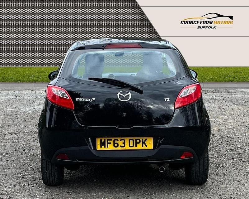 Used Mazda 2 75 HP (55 kW) 2013 Black Hatchback