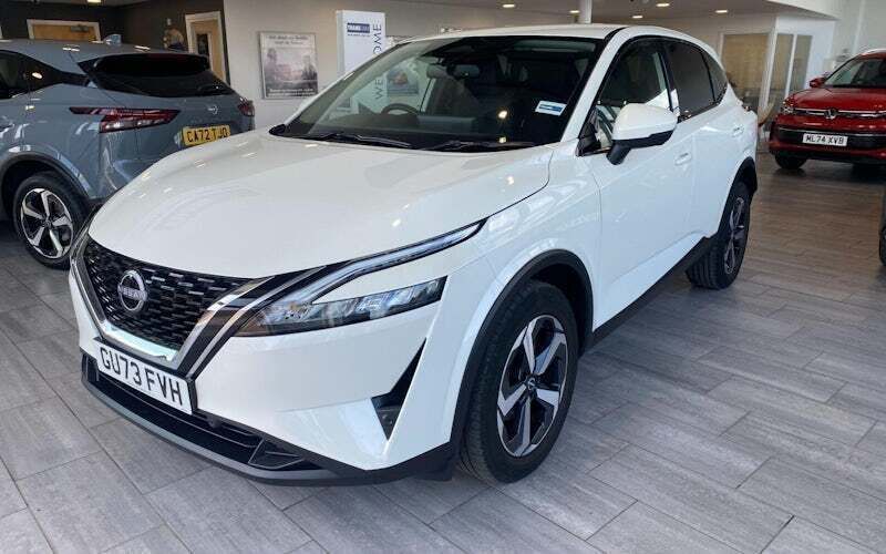 Used 2022 Nissan Qashqai N-Connecta SUV | £23,699 (Expensive) - Image 1/4