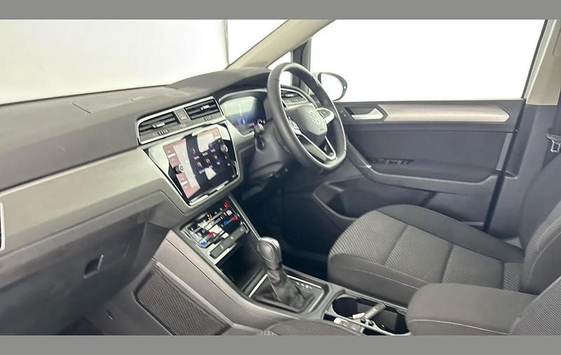 Used VW Touran Match 150 HP (110 kW) 2024 White MPV