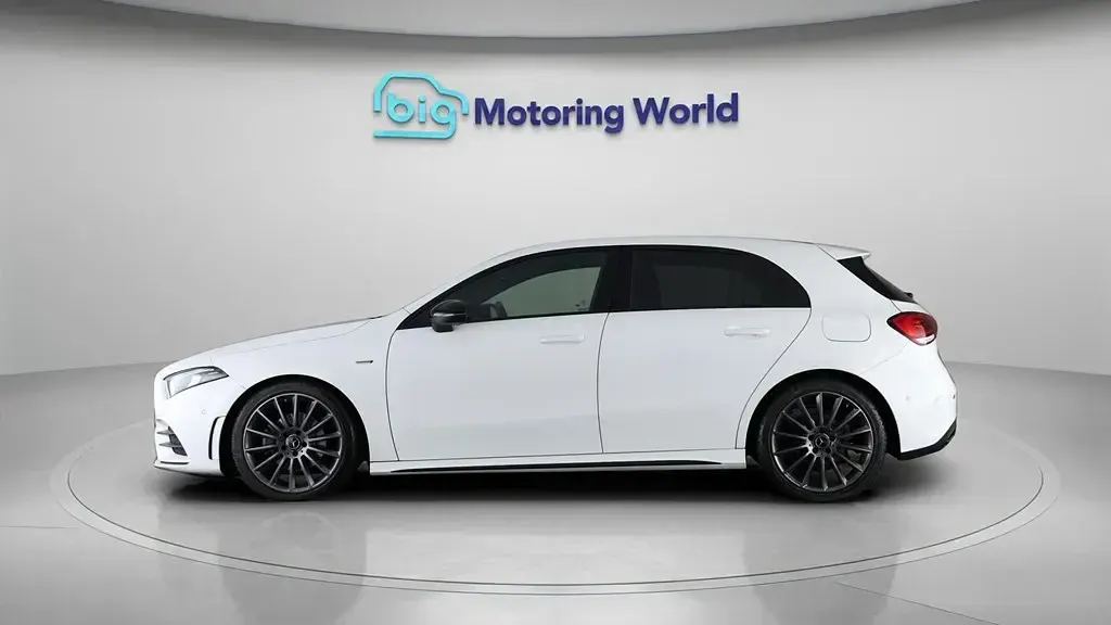 Begagnad Mercedes A150 Exclusive 150 HK (110 kW) 2021 Vit Halvkombi