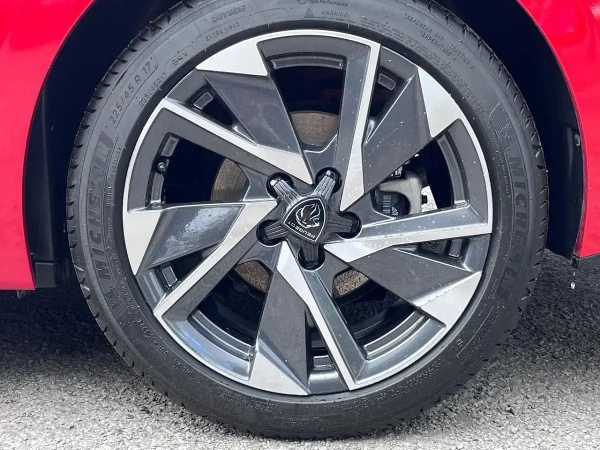 Used Peugeot 308 SW Allure 129 HP (94 kW) 2024 Red Estate