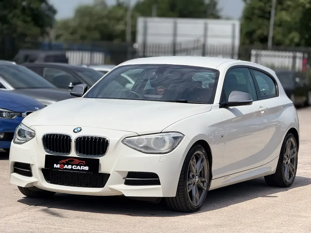 Used BMW M135 Comfort Edition 320 HP (235 kW) 2014 White Hatchback