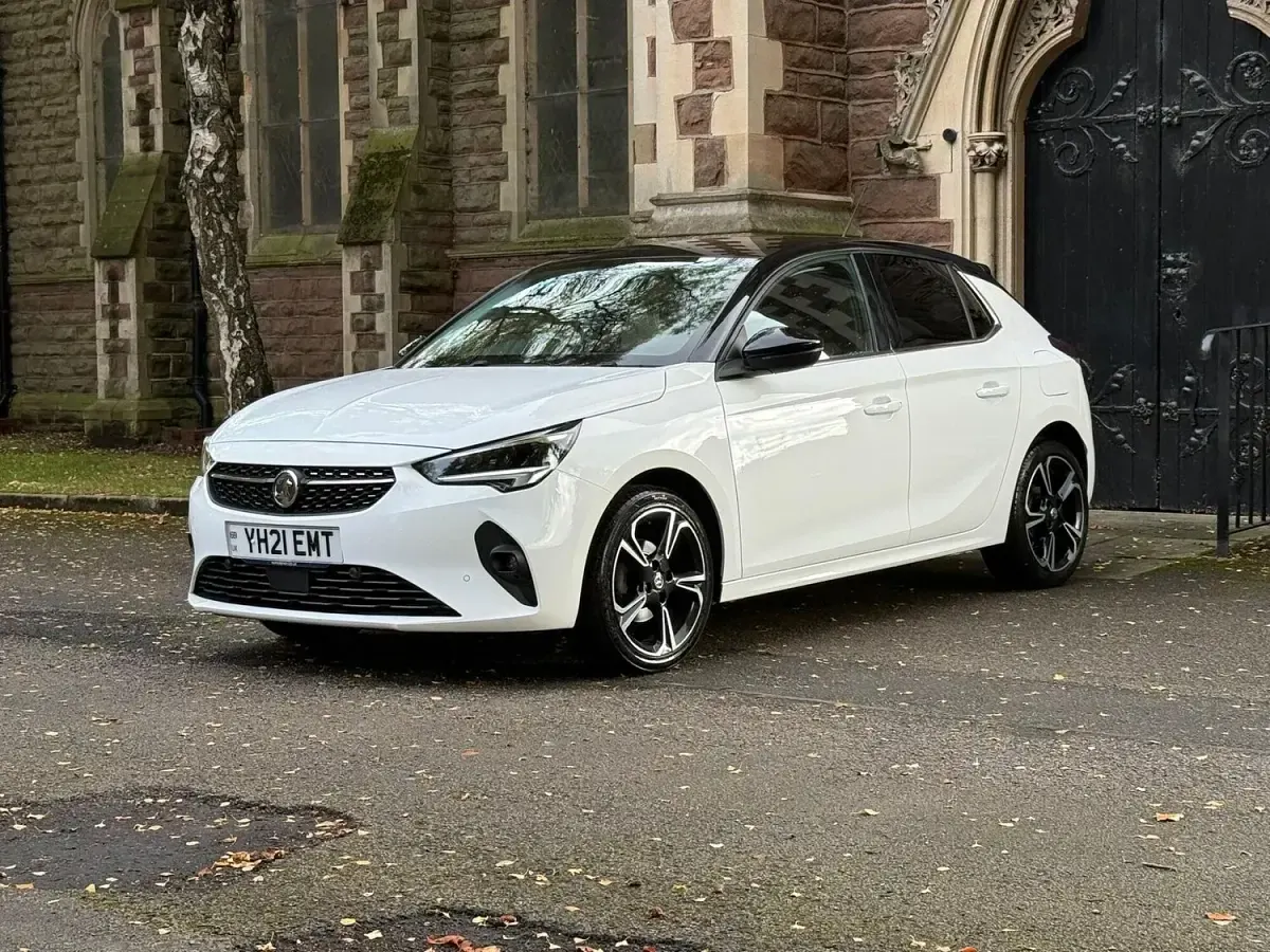 Used Vauxhall Corsa Edition 75 HP (55 kW) 2021 White Hatchback
