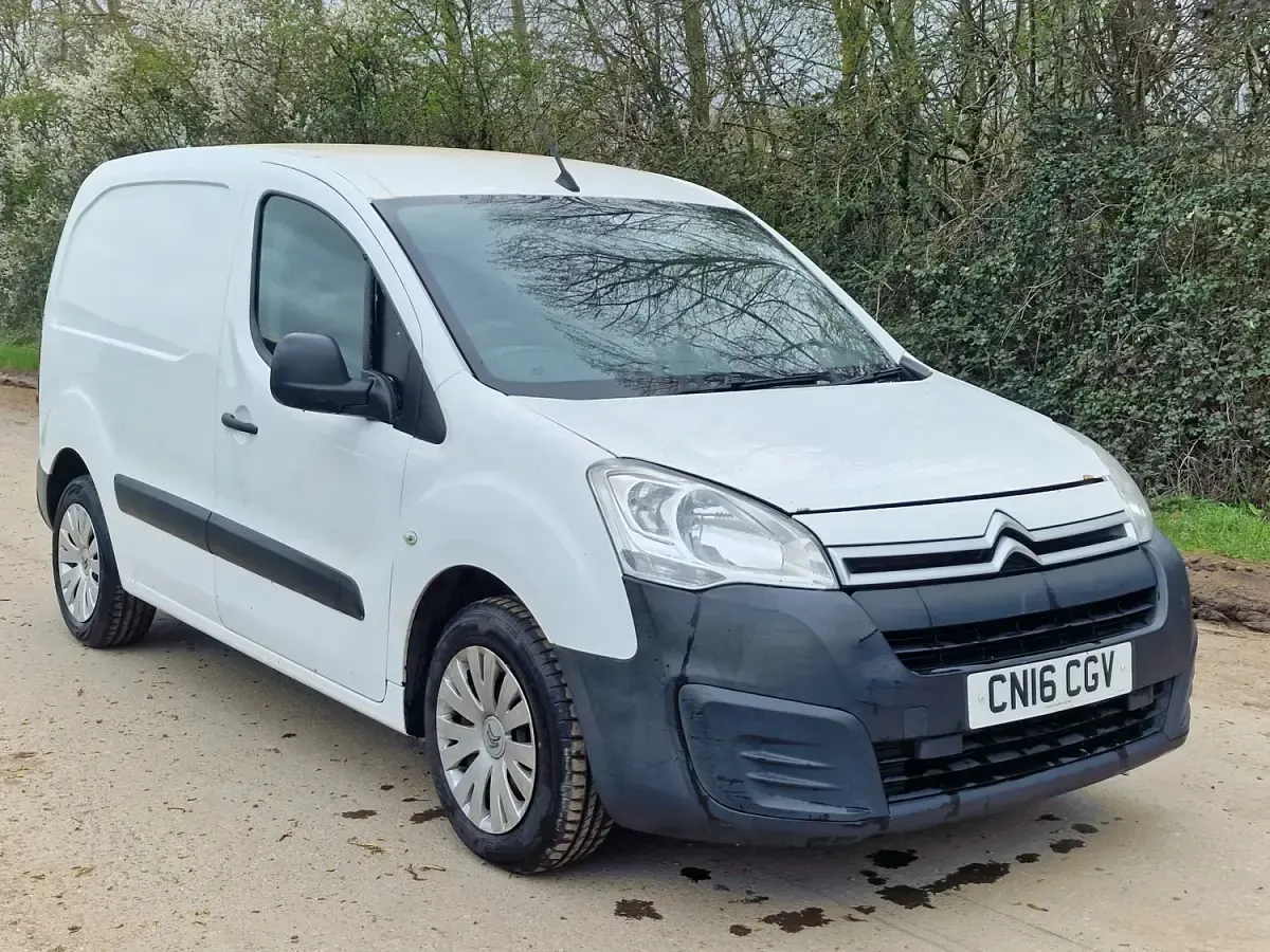 Używany Citroën Berlingo 75 KM (55 kW) 2016 Biały Minivan