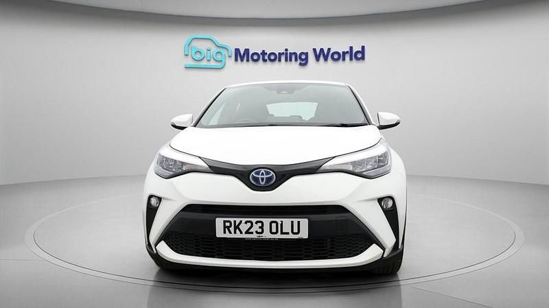 Used Toyota C-HR 122 HP (89 kW) 2023 White SUV