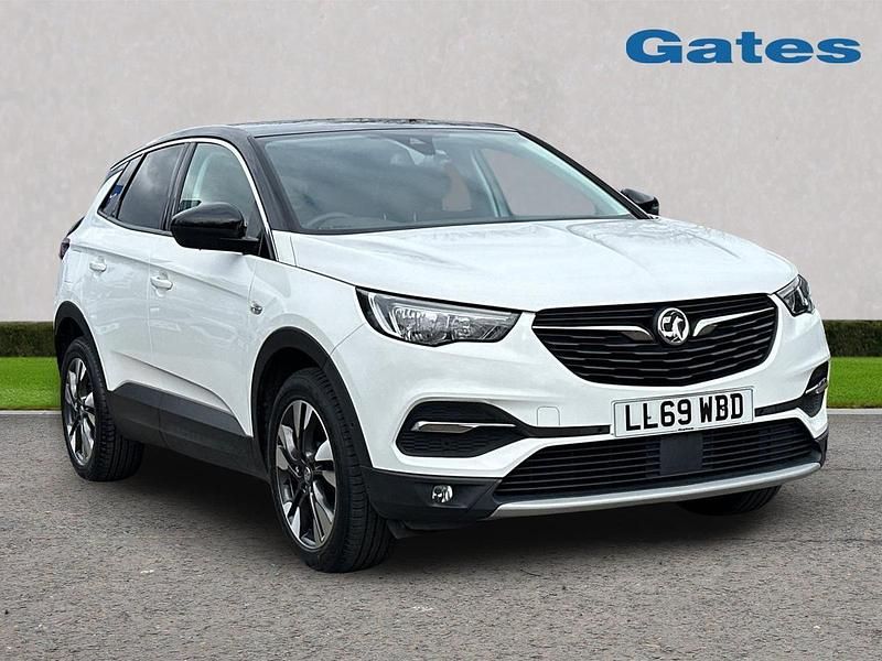Used Vauxhall Grandland X SRi 2019 White SUV