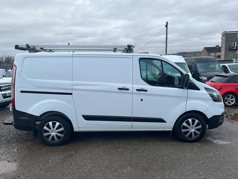 Used Ford Transit Custom 105 HP (77 kW) 2018 White Van