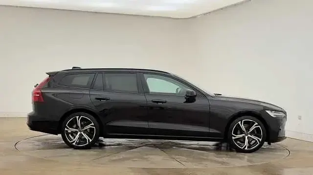 Used Volvo V60 Ultra 197 HP (144 kW) 2025 Black Estate