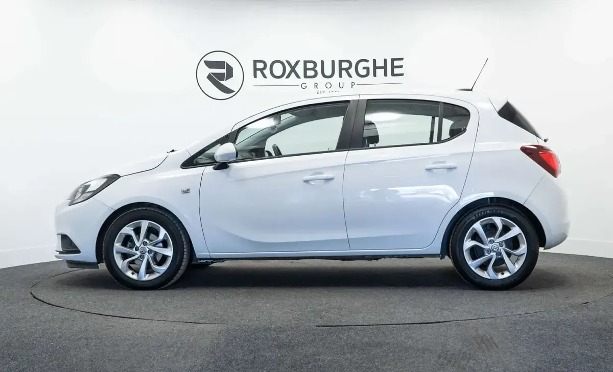 Used Vauxhall Corsa 90 HP (66 kW) 2019 White Hatchback
