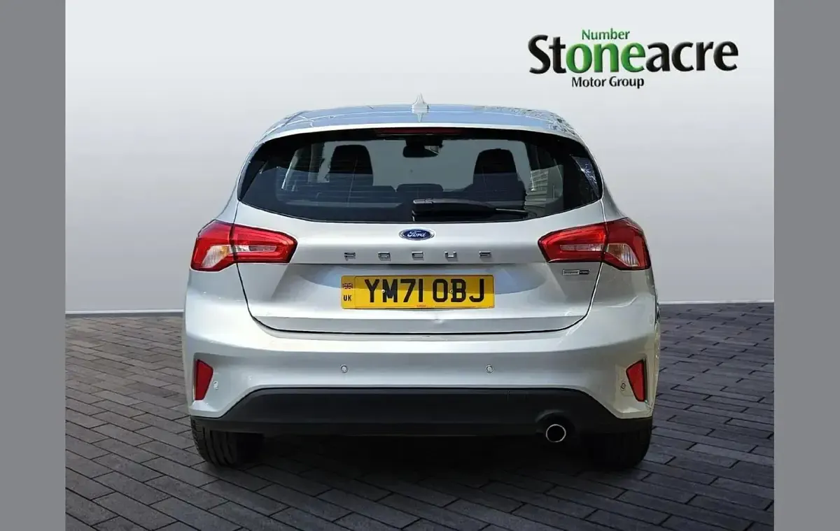 Used Ford Focus Titanium 125 HP (91 kW) 2021 Silver Hatchback