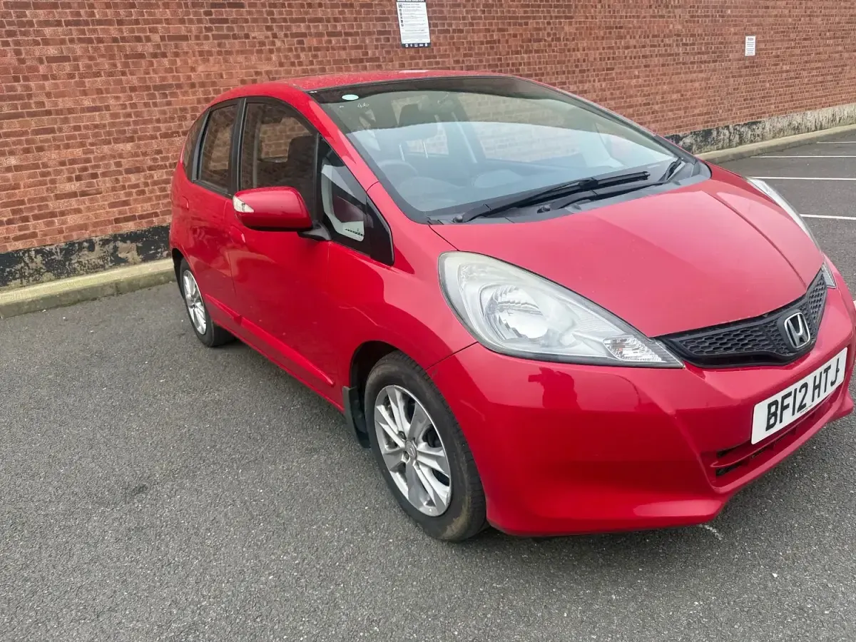 Used Honda Jazz ES 99 HP (72 kW) 2012 Red Hatchback