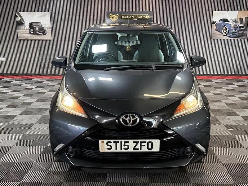 Used Toyota Aygo X-play 69 HP (50 kW) 2015 Grey Hatchback