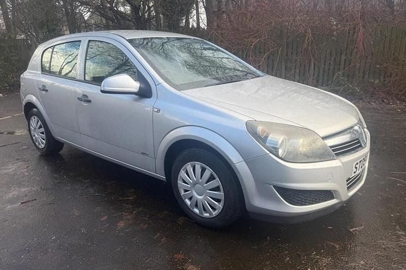 Used Vauxhall Astra 115 HP (84 kW) 2009 Silver Hatchback
