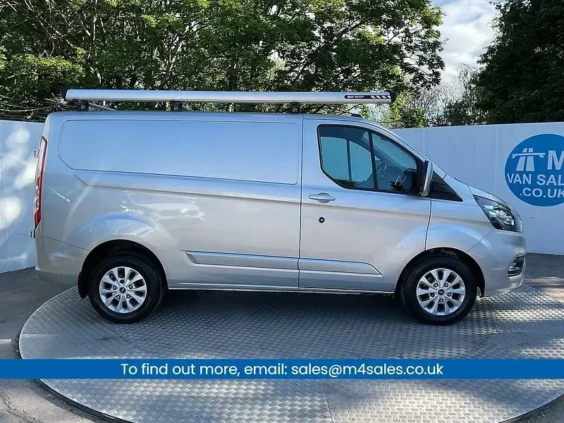 Begagnad Ford Transit Custom Limited 130 HK (95 kW) 2021 Silver Van