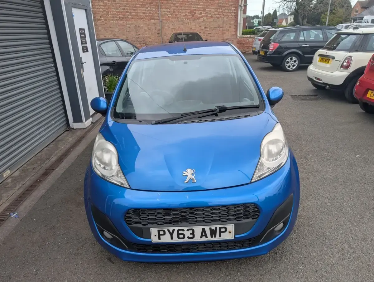 Käytetty Peugeot 107 Active 68 HP (50 kW) 2014 Sininen Viistoperä