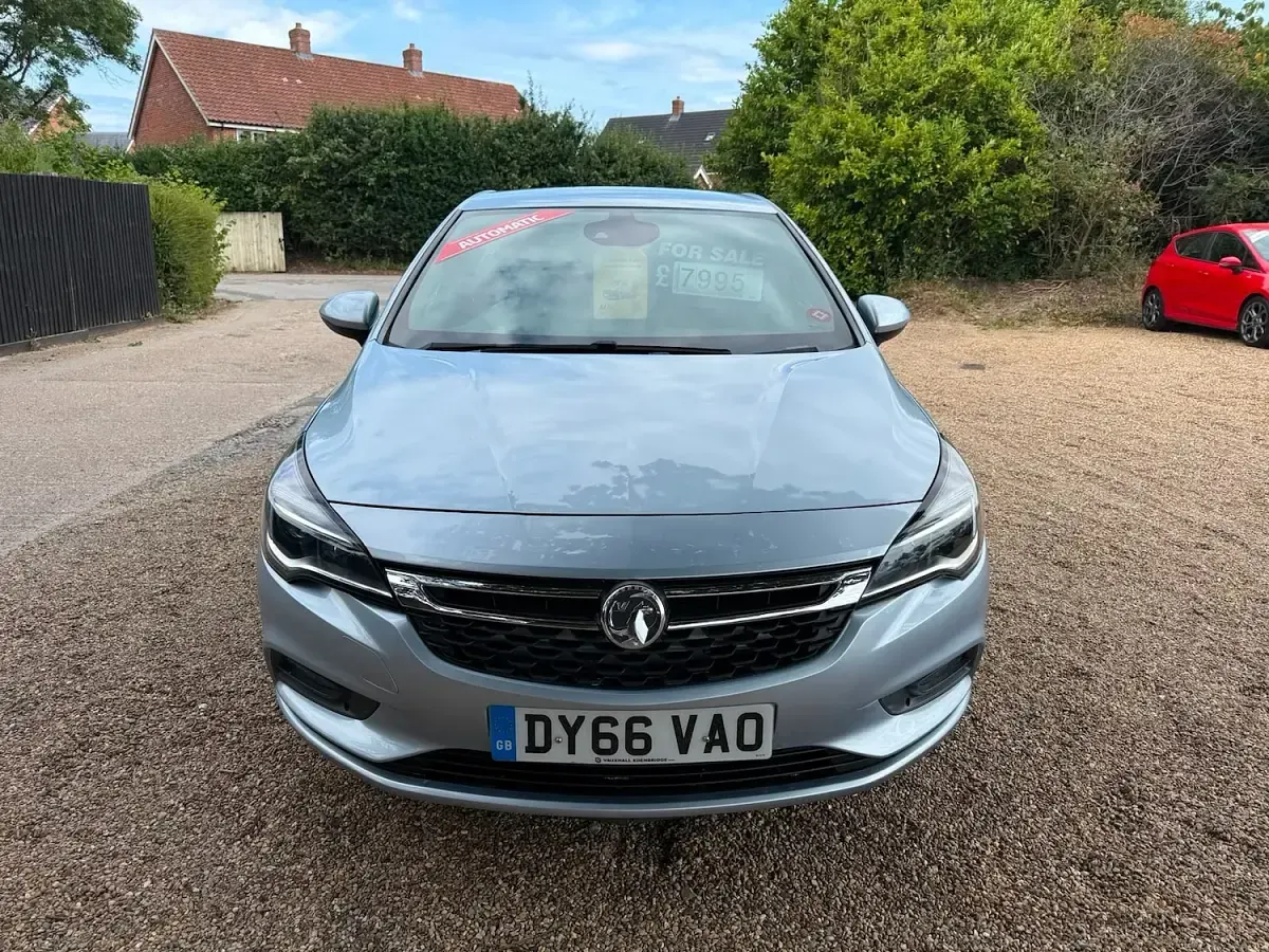 Used Vauxhall Astra SRi 2016 Silver Hatchback