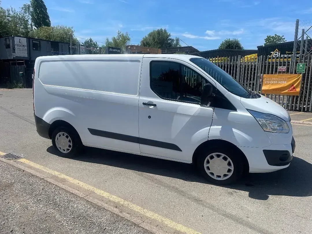 Used Ford Transit Custom Trend 105 HP (77 kW) 2018 White Van