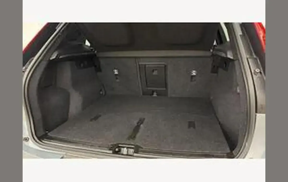 Usado Volvo XC40 R-Design 161 CV (118 kW) 2022 Gris SUV