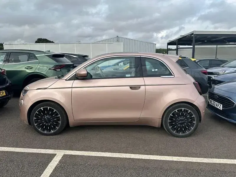 Used Fiat 500e La Prima 86 kW (118 HP) 2023 Gold Hatchback