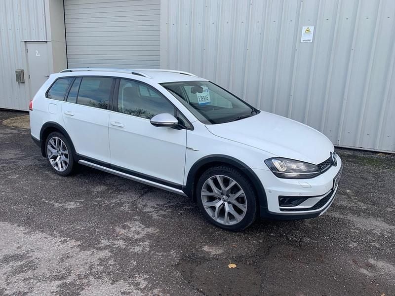 Used VW Golf VII 2016 White Estate