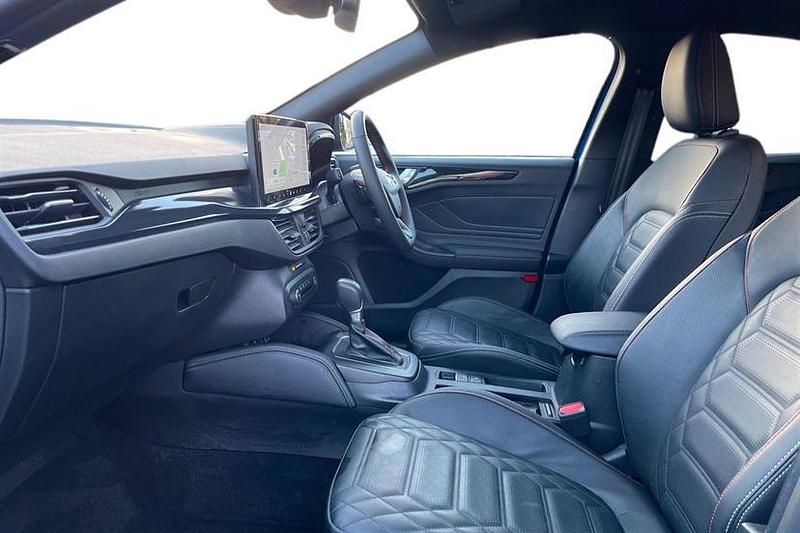 Used Ford Focus ST-Line 155 HP (114 kW) 2023 Blue Hatchback