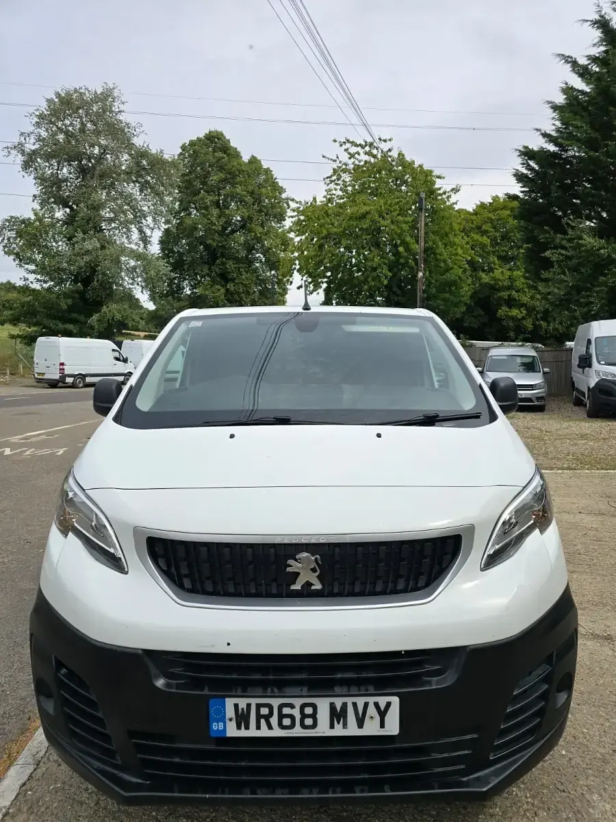 Second-hand Peugeot Expert 2019 Alb Van