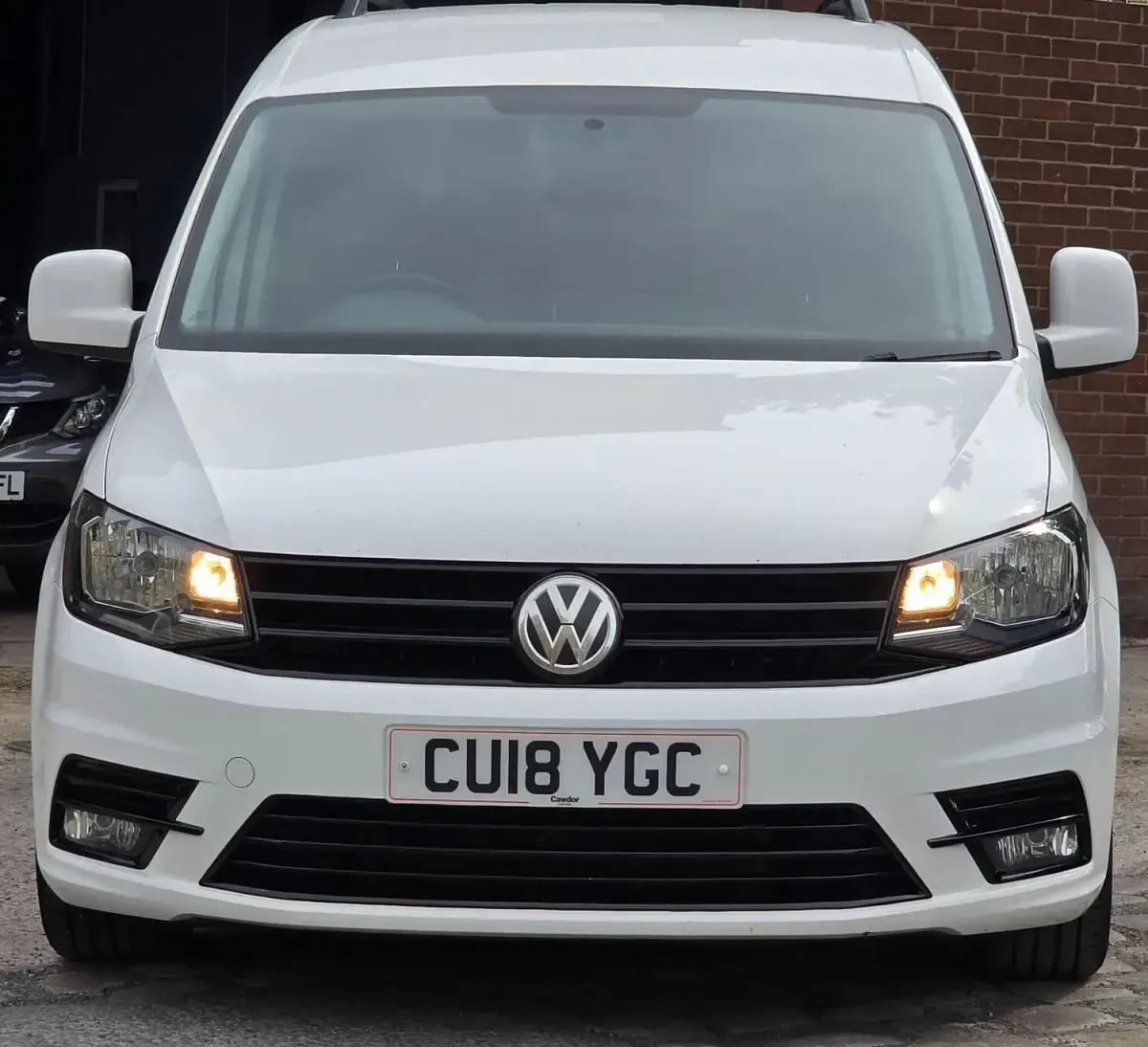 Used VW Caddy Trendline 102 HP (75 kW) 2018 White MPV