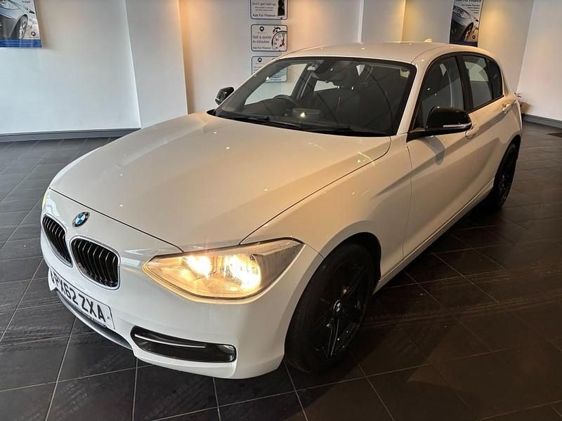 Used BMW 114 Sport Line 2012 White Hatchback