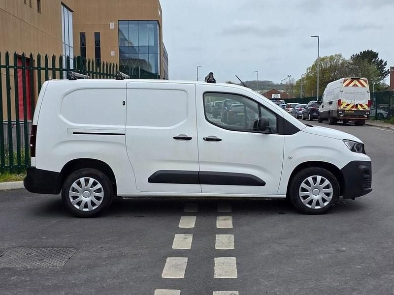 Used Peugeot Partner S 2019 White MPV