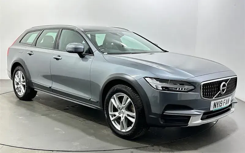 Used Volvo V90 CC 250 HP (183 kW) 2019 Estate