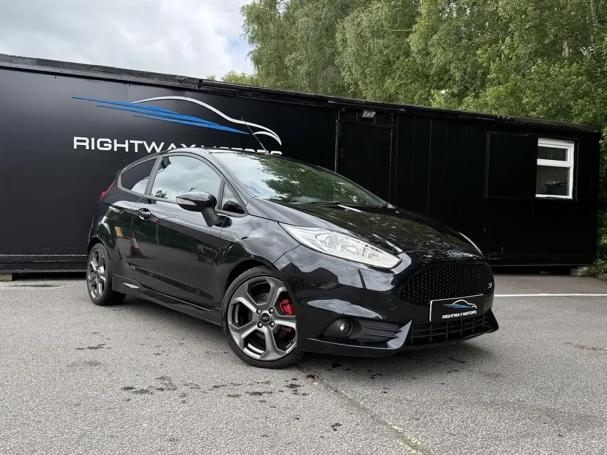 Used Ford Fiesta ST 182 HP (133 kW) 2015 Black Hatchback