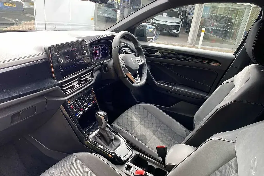 Used VW T-Roc Black Edition 150 HP (110 kW) 2025 Black SUV