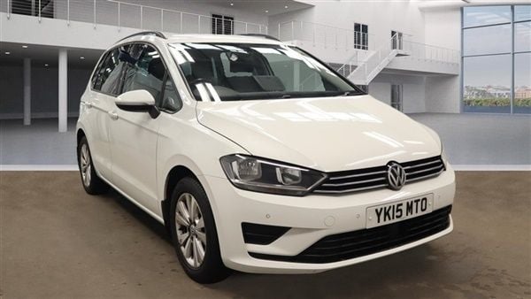 Candy white Used 2015 VW Golf Sportsvan SE MPV | £6,800 (Fair price) - Image 1/1