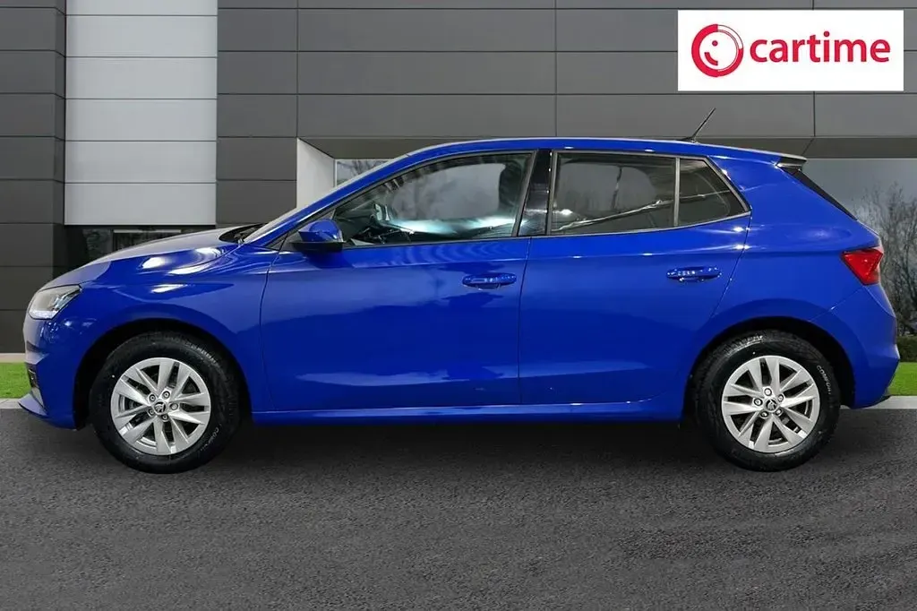 Begagnad Skoda Fabia Comfort 80 HK (58 kW) 2022 Blå Halvkombi