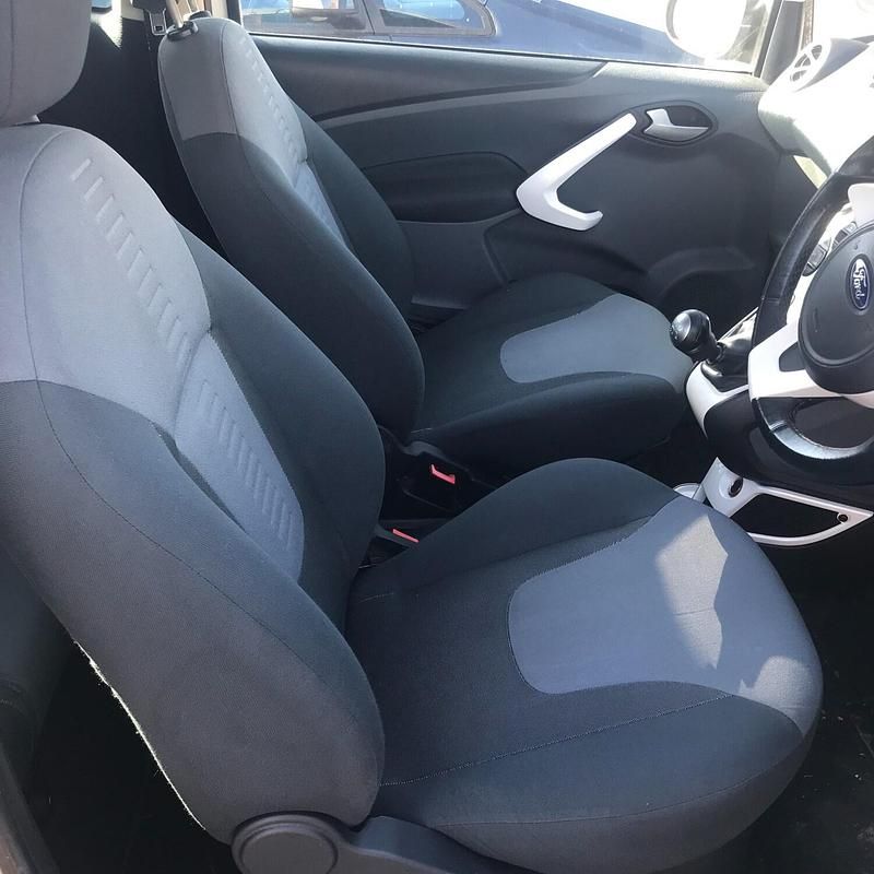 Used Ford Ka Titanium 75 HP (55 kW) 2011 Silver Hatchback