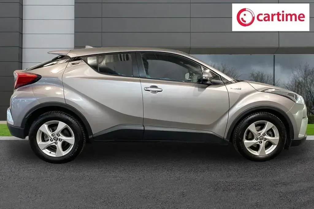 Usado Toyota C-HR 122 HP (89 kW) 2018 Prateado SUV