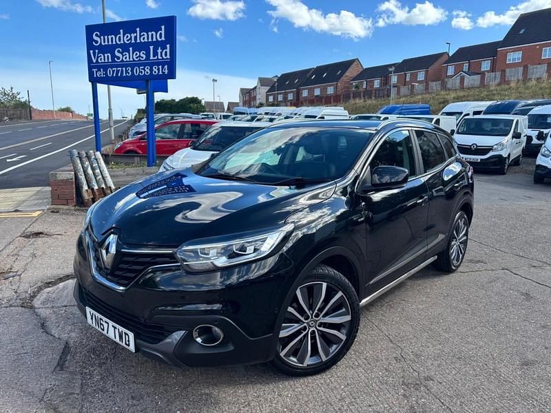 Black Used 2017 Renault Kadjar Signature SUV | £6,590 (Fair price) - Image 1/4