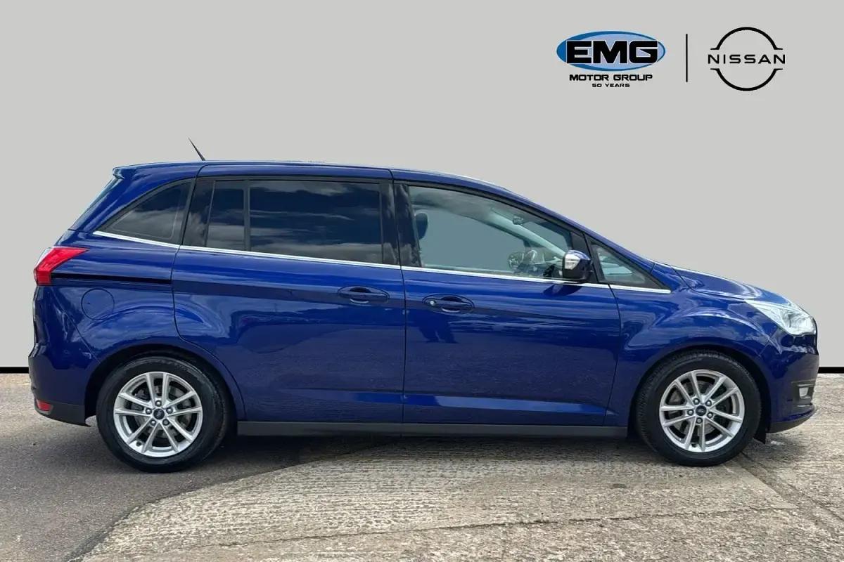 Usado Ford Grand C-Max Zetec 125 HP (91 kW) 2017 Azul Monovolume