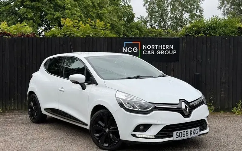 Used Renault Clio Iconic 76 HP (55 kW) 2019 Hatchback
