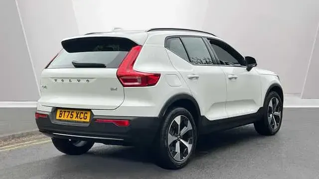 Usado Volvo XC40 Plus 194 HP (142 kW) 2026 SUV