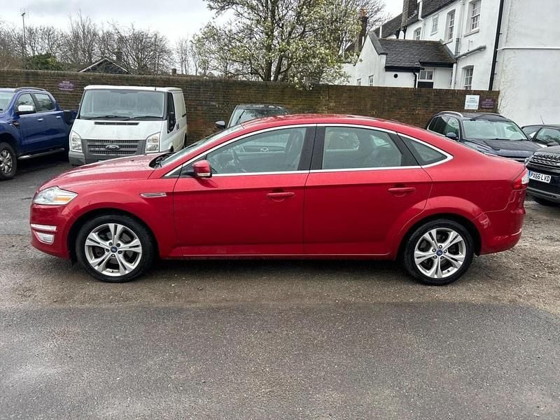 Used Ford Mondeo Titanium X 140 HP (102 kW) 2013 Red Hatchback
