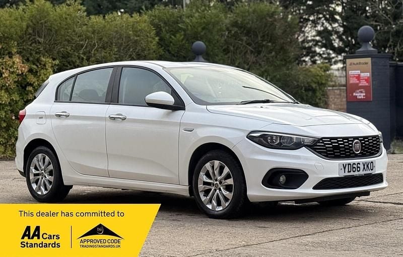 White Used 2016 Fiat Tipo Easy Plus Hatchback | £4,490 (Fair price) - Image 1/2